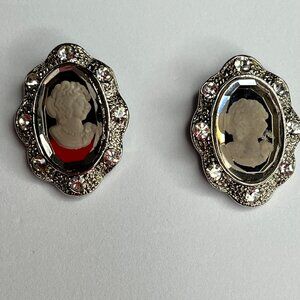 Vintage Style Cameo Rhinestone stud Earrings